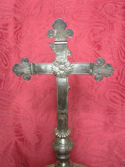 croix d'autel, vue partielle