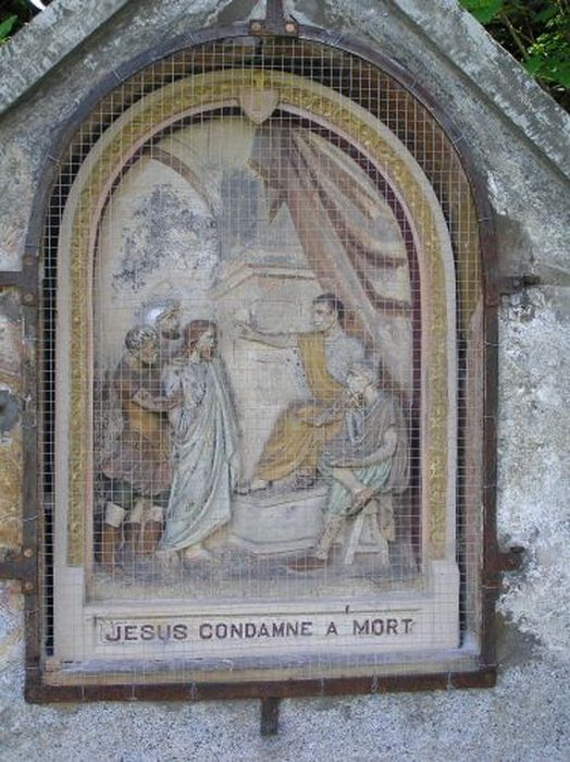chemin de croix : hauts-reliefs, détail d’une station - © Ministère de la Culture (France), Conservation des antiquités et des objets d’art de l'Ariège – Tous droits réservés 
