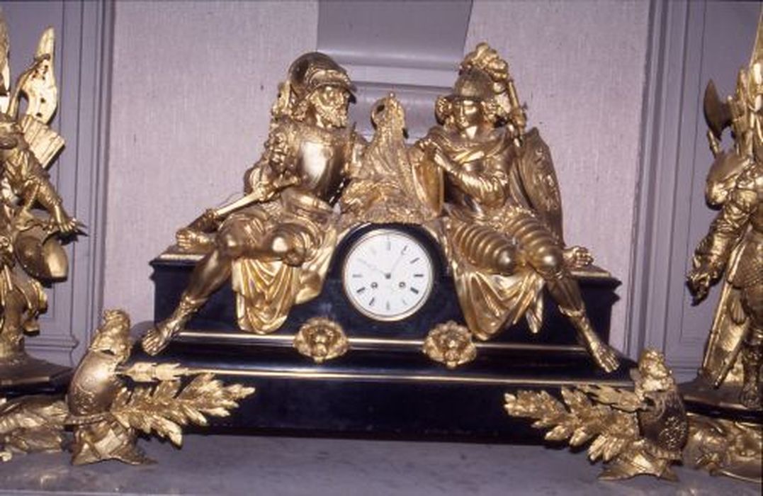 pendule : Les Héros de la guerre de Troie, Hector et Agamemnon - © Ministère de la Culture (France), Conservation des antiquités et des objets d’art de l'Ariège – Tous droits réservés 