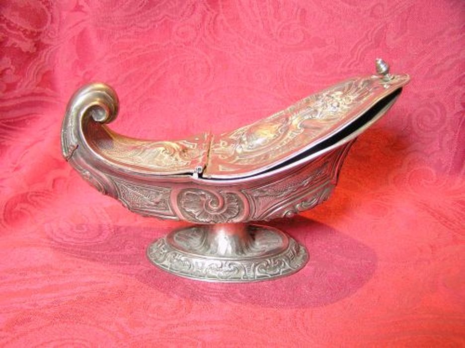 navette à encens
