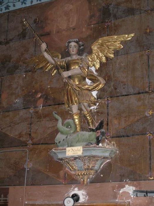 groupe sculpté : Saint Michel terrassant le démon