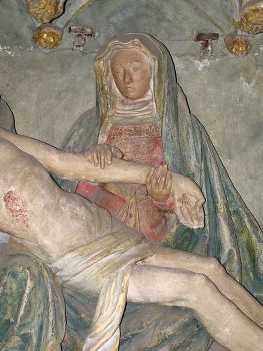 groupe sculpté : Vierge de Pitié, vue partielle