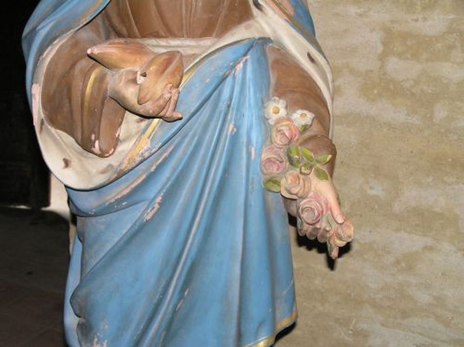 statue : Sainte Elisabeth de Hongrie, détail