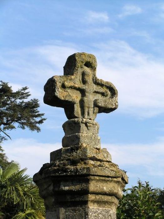 croix monumentale, vue partielle