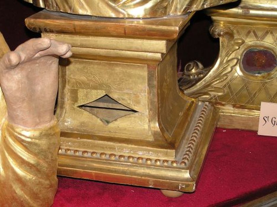 buste-reliquaire : Saint Louis, détail - © Ministère de la Culture (France), Conservation des antiquités et des objets d’art de l'Ariège – Tous droits réservés 