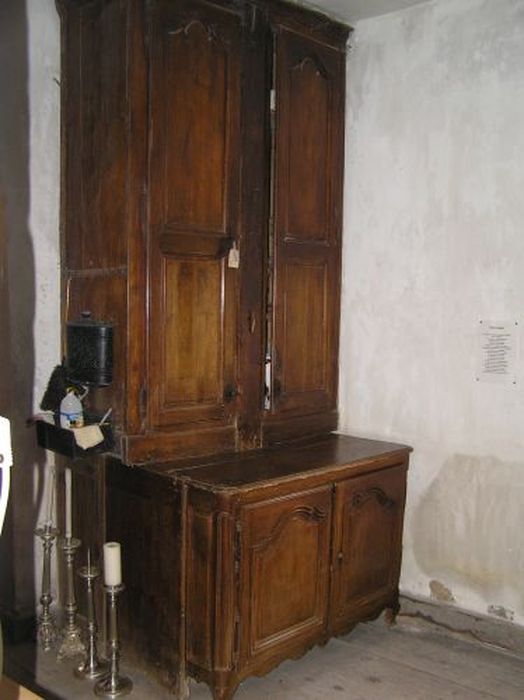 chapier (ancienne commode), armoire de sacristie - © Ministère de la Culture (France), Conservation des antiquités et des objets d’art de l'Ariège – Tous droits réservés