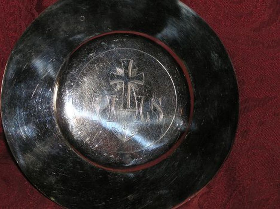 patène - © Ministère de la Culture (France), Conservation des antiquités et des objets d’art de l'Ariège – Tous droits réservés 