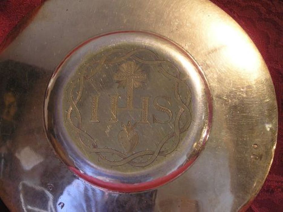 patène - © Ministère de la Culture (France), Conservation des antiquités et des objets d’art de l'Ariège – Tous droits réservés 