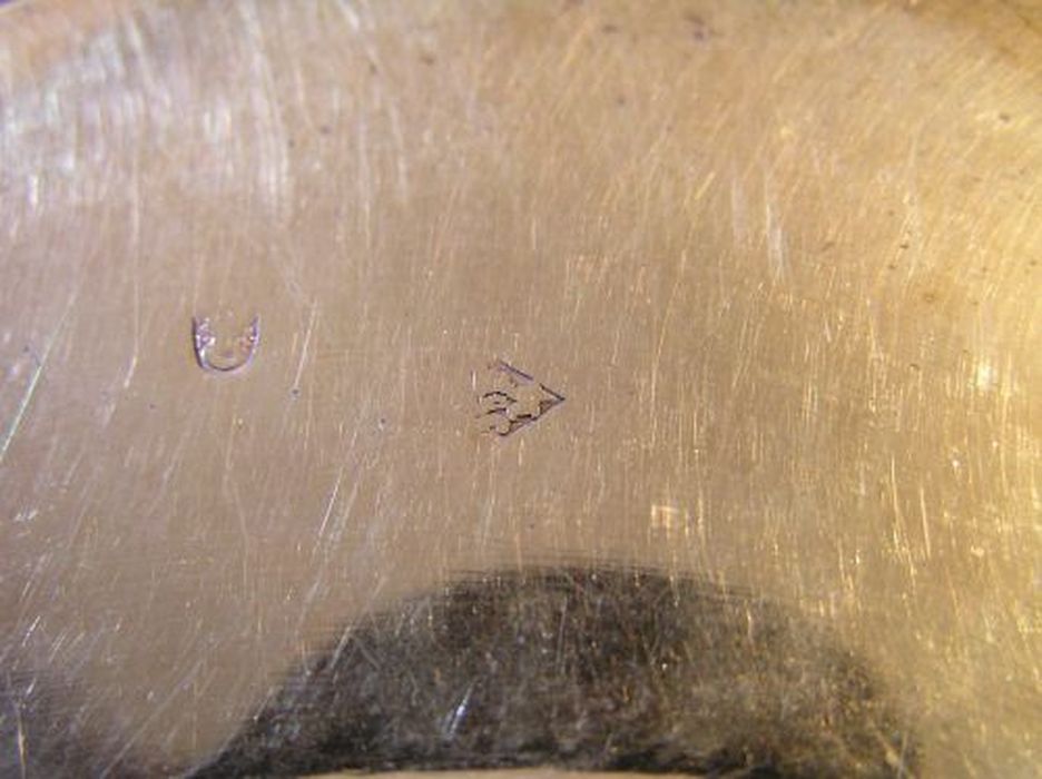 patène, détail des poinçons - © Ministère de la Culture (France), Conservation des antiquités et des objets d’art de l'Ariège – Tous droits réservés 