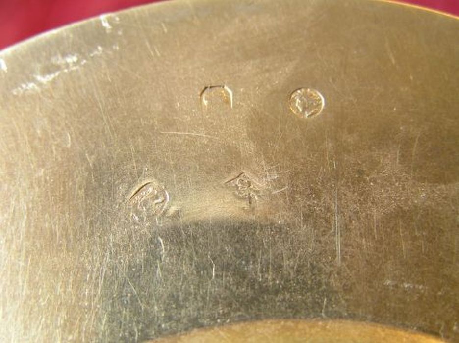 patène, détail des poinçons - © Ministère de la Culture (France), Conservation des antiquités et des objets d’art de l'Ariège – Tous droits réservés 