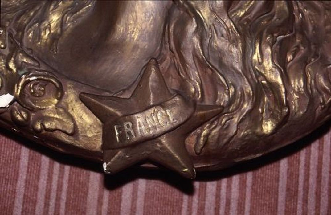 bas-relief : Buste de Marianne, détail