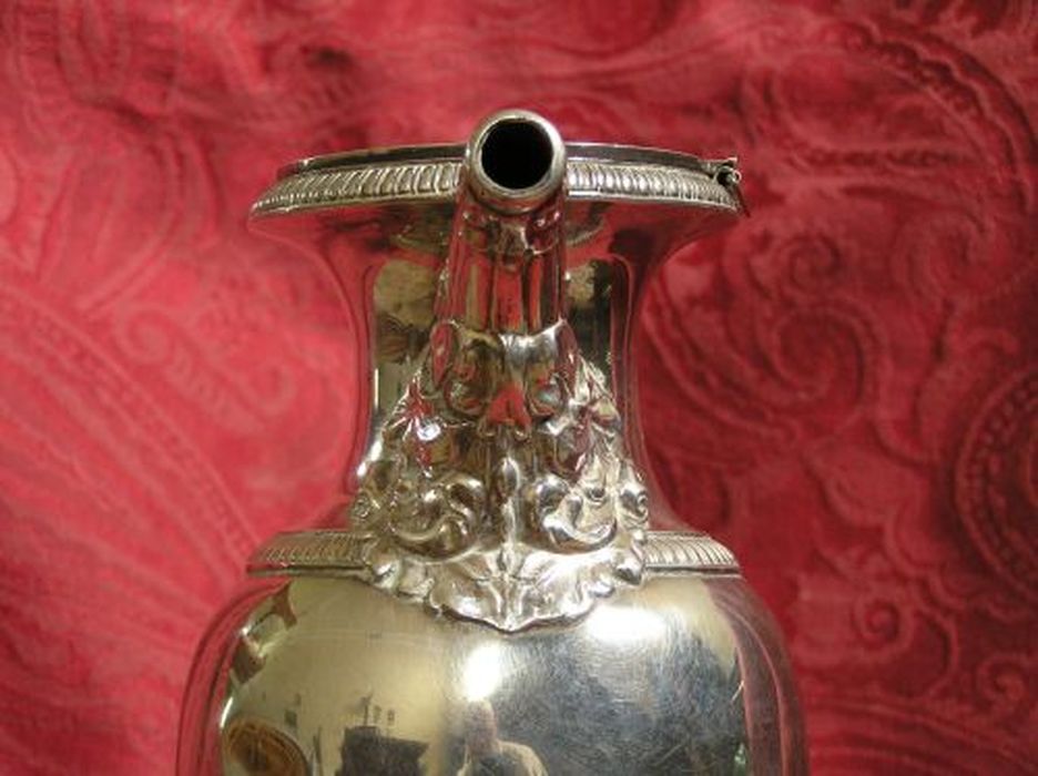 aiguière de baptême, détail - © Ministère de la Culture (France), Conservation des antiquités et des objets d’art de l'Ariège – Tous droits réservés 