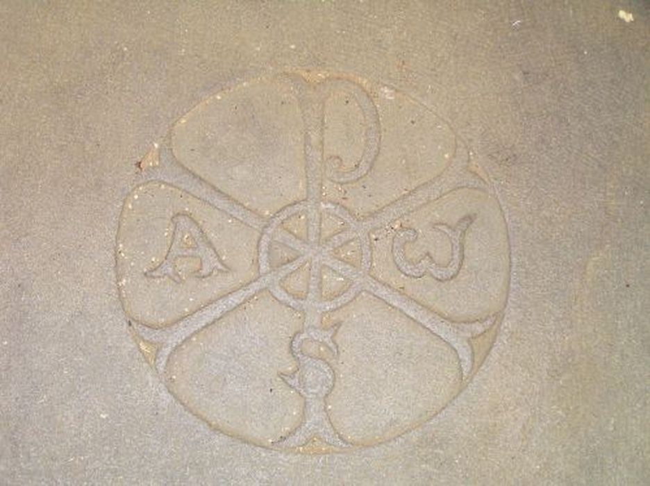 bas-relief : Chrisme - © Ministère de la Culture (France), Conservation des antiquités et des objets d’art de l'Ariège – Tous droits réservés