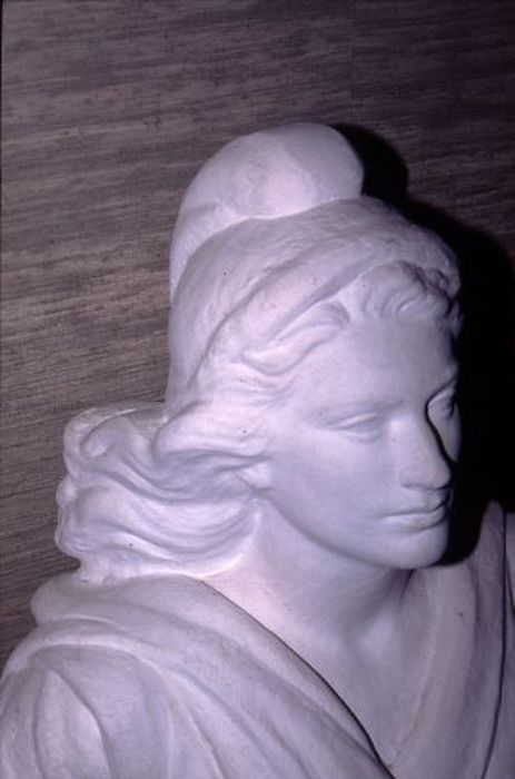 buste : Marianne, vue partielle - © Ministère de la Culture (France), Conservation des antiquités et des objets d’art de l'Ariège – Tous droits réservés 