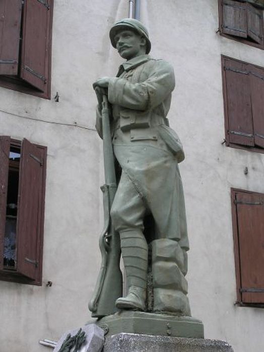 statue (monument aux morts) : Soldat debout