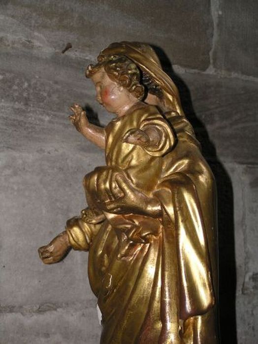 statue (statuette) : Vierge à l'Enfant, profil gauche, vue partielle - © Ministère de la Culture (France), Conservation des antiquités et des objets d’art de l'Ariège – Tous droits réservés 