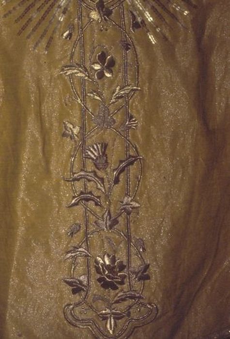 chasuble (ornement doré), détail