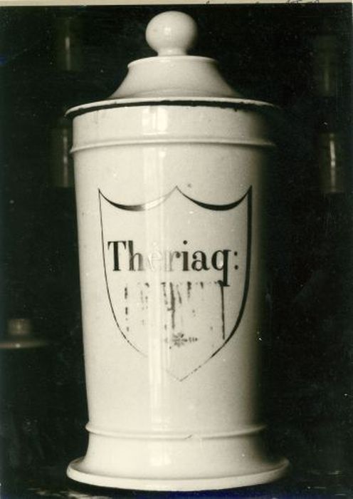 pot à pharmacie - © Ministère de la Culture (France), Conservation des antiquités et des objets d’art de l'Ariège – Tous droits réservés 