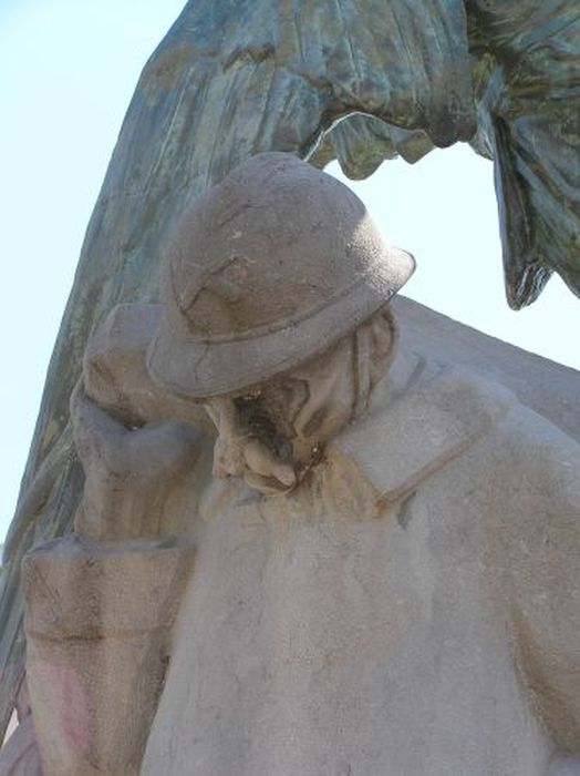 vue partielle du monument