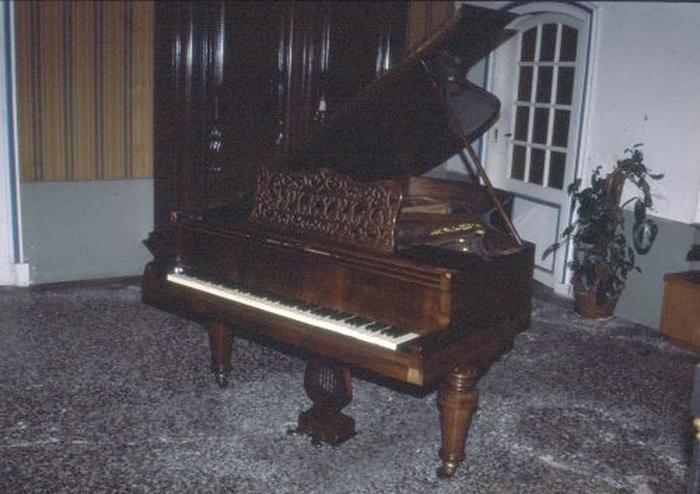 piano à queue - © Ministère de la Culture (France), Conservation des antiquités et des objets d’art de l'Ariège – Tous droits réservés 