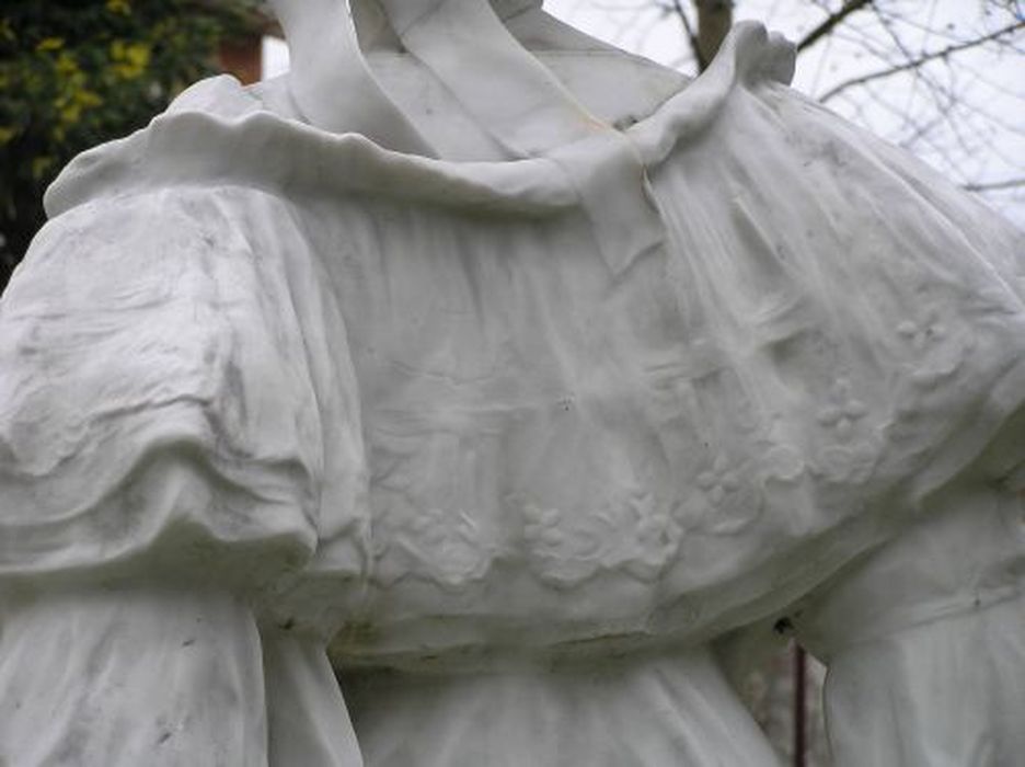 statue : L'Elégante au parapluie, détail