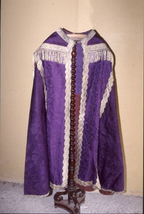 chape (ornement violet) - © Ministère de la Culture (France), Conservation des antiquités et des objets d’art de l'Ariège – Tous droits réservés