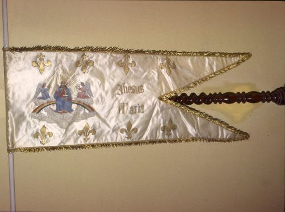 bannière d'église (oriflamme) - © Ministère de la Culture (France), Conservation des antiquités et des objets d’art de l'Ariège – Tous droits réservés