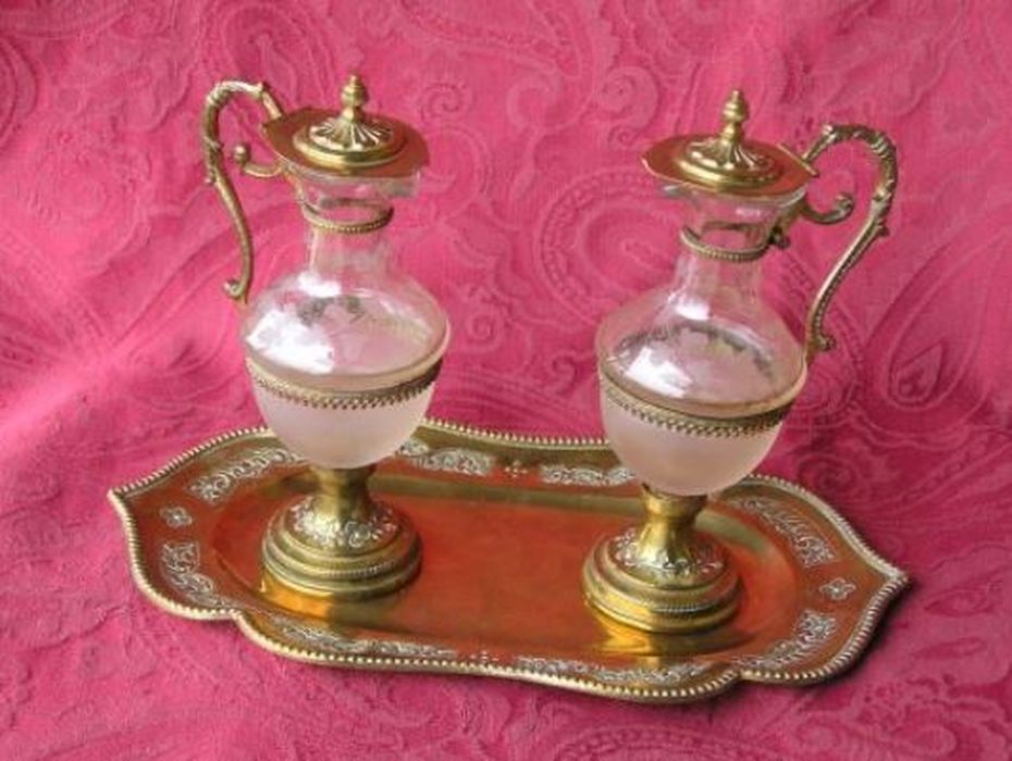 burettes, plateau - © Ministère de la Culture (France), Conservation des antiquités et des objets d’art de l'Ariège – Tous droits réservés