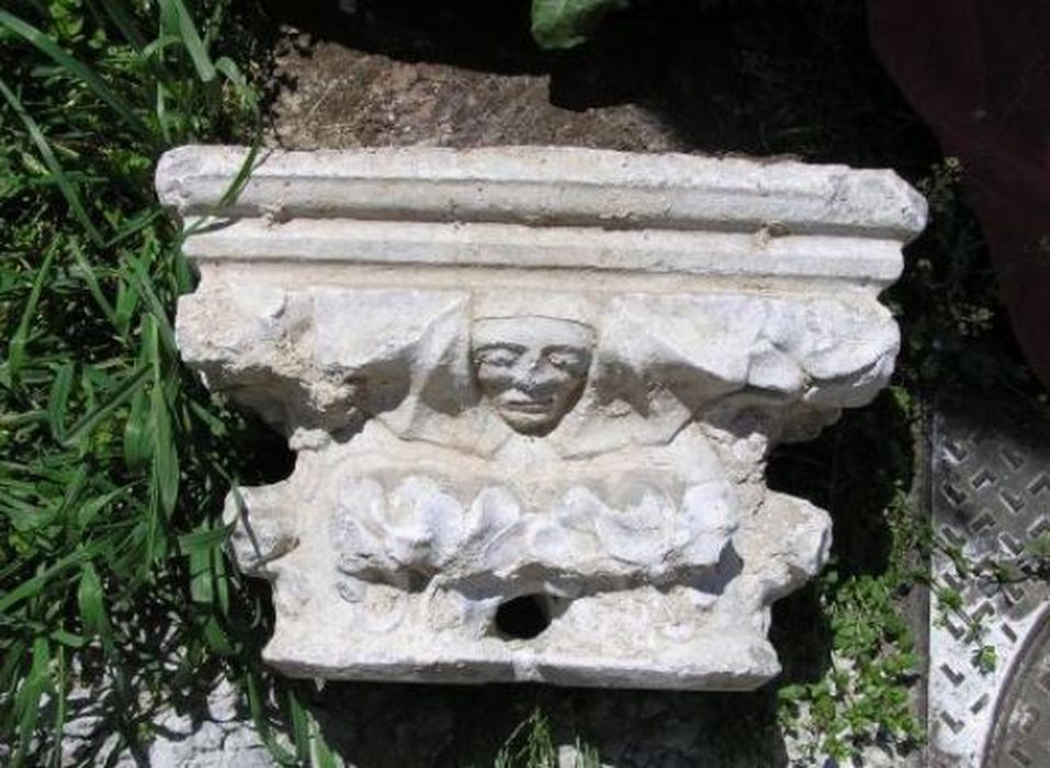 chapiteau - © Ministère de la Culture (France), Conservation des antiquités et des objets d’art de l'Ariège – Tous droits réservés