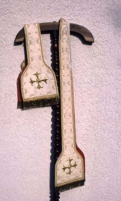 étole de clerc, manipule (ornement blanc) - © Ministère de la Culture (France), Conservation des antiquités et des objets d’art de l'Ariège – Tous droits réservés 