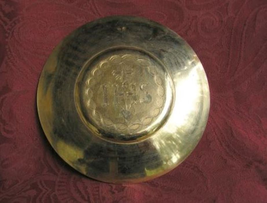 patène - © Ministère de la Culture (France), Conservation des antiquités et des objets d’art de l'Ariège – Tous droits réservés 