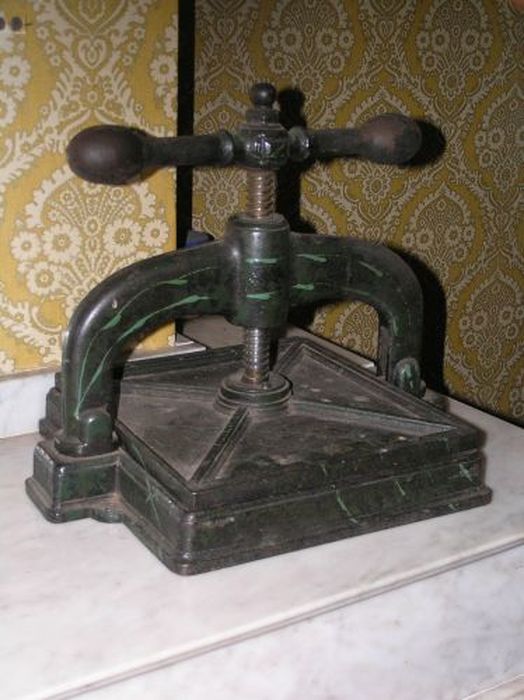 machine à imprimer à encre liquide (presse de bureau) - © Ministère de la Culture (France), Conservation des antiquités et des objets d’art de l'Ariège – Tous droits réservés