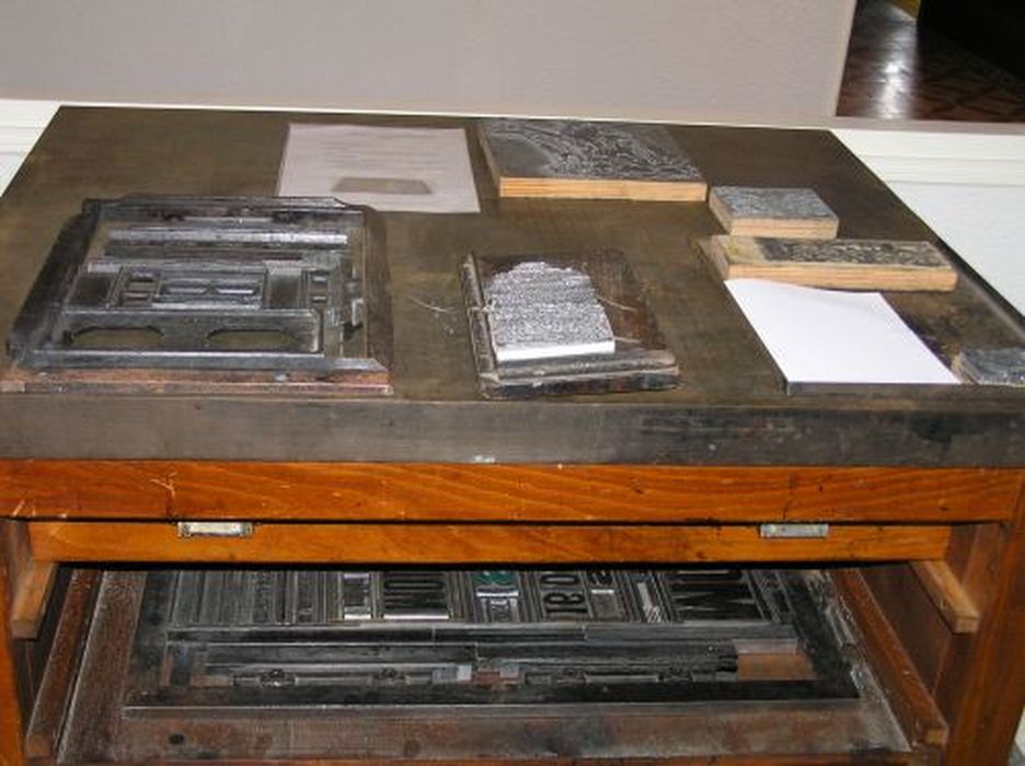 outil spécifique aux métiers de l'imprimerie (marbre de composition) - © Ministère de la Culture (France), Conservation des antiquités et des objets d’art de l'Ariège – Tous droits réservés 