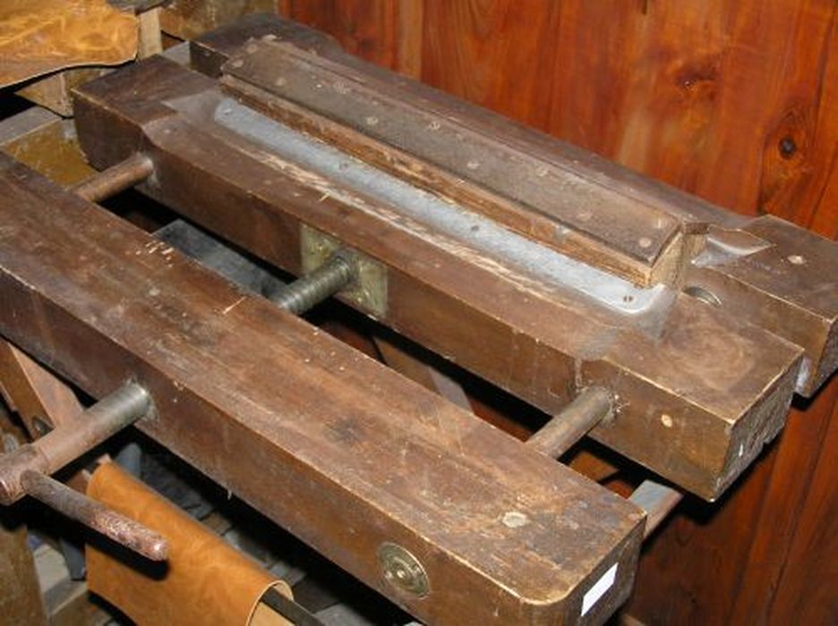 presse à relier (étau) - © Ministère de la Culture (France), Conservation des antiquités et des objets d’art de l'Ariège – Tous droits réservés 