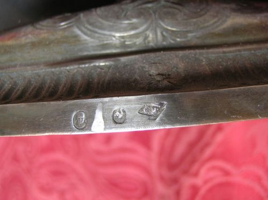croix style Restauration, détail des poinçons