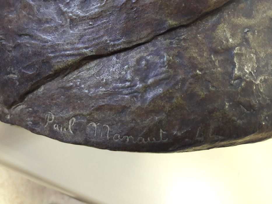 buste : Abel Ricalens, détail de la signature - © Ministère de la Culture (France), Conservation des antiquités et des objets d’art de l'Ariège – Tous droits réservés 