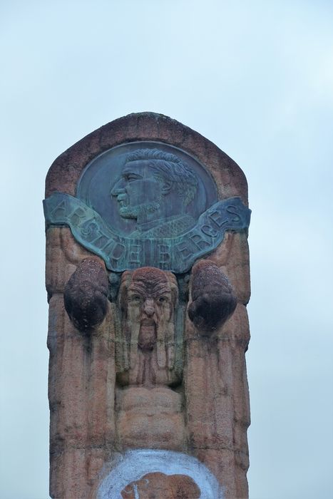 sculpture monumentale dédiée à Aristide Bergès, vue partielle - © Ministère de la Culture (France), Conservation des antiquités et des objets d’art de l'Ariège – Tous droits réservés 