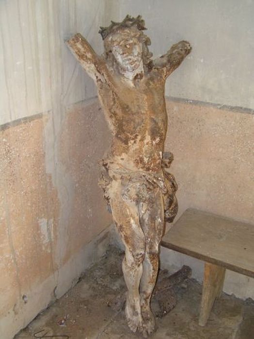 Statue : Christ en croix