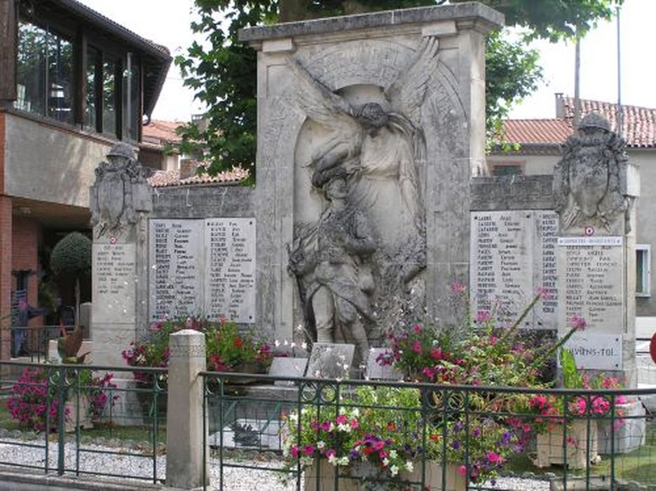monument aux morts - © Ministère de la Culture (France), Conservation des antiquités et des objets d’art de l'Ariège – Tous droits réservés