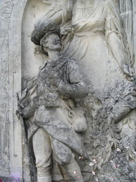 monument aux morts, vue partielle - © Ministère de la Culture (France), Conservation des antiquités et des objets d’art de l'Ariège – Tous droits réservés 
