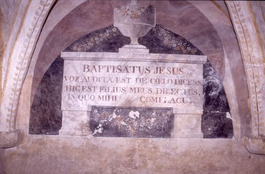 Deux peintures monumentales des fonts baptismaux