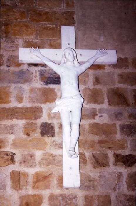 Statue : Christ en croix