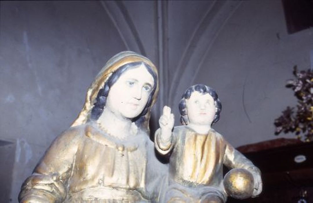 statue : Vierge à l'Enfant, vue partielle