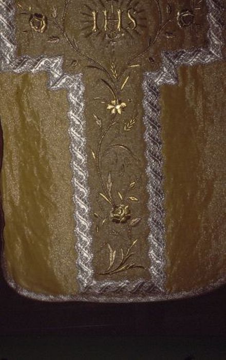 chasuble (ornement doré), détail