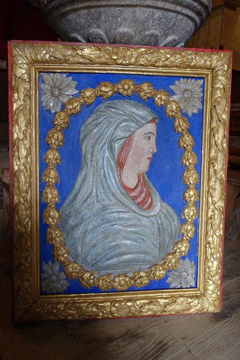 bas-relief, cadre : Buste de femme - © Ministère de la Culture (France), Conservation des antiquités et des objets d’art de l'Ariège – Tous droits réservés 