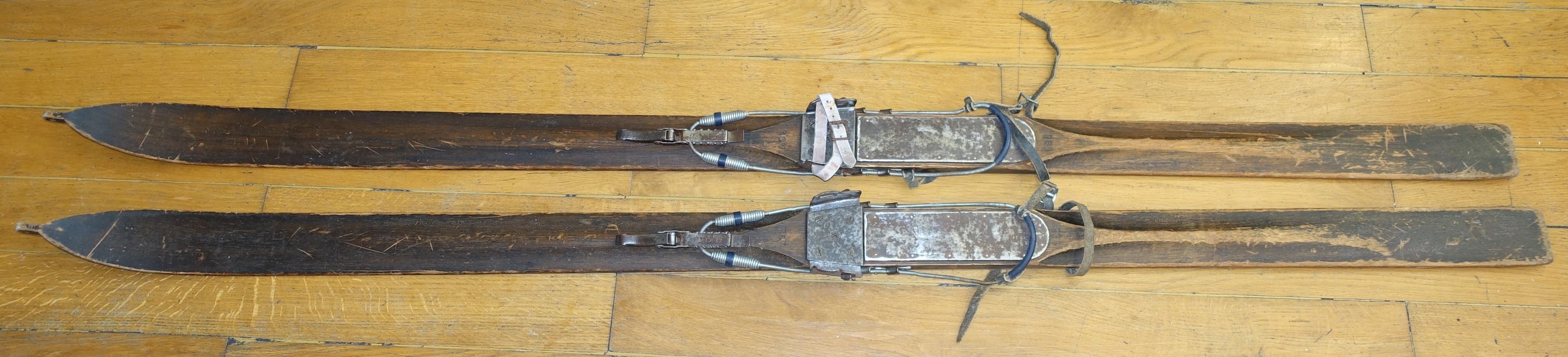 paire de skis - © Ministère de la Culture (France), Conservation des antiquités et des objets d’art de l'Ariège – Tous droits réservés