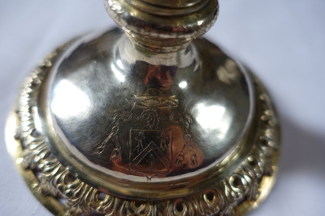 ciboire style Louis XIII, détail des armoiries