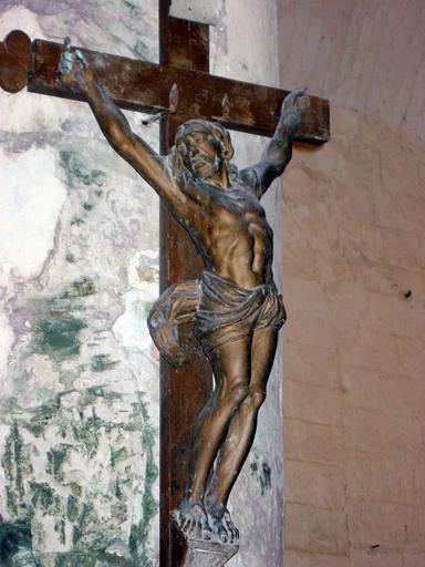 Sculpture : Christ en croix