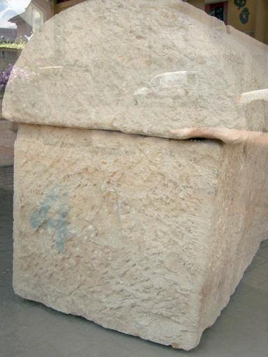 Couvercle de sarcophage