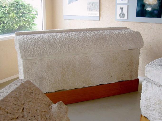 vitrine permanente - © Ministère de la Culture, 2003 ; © Conseil régional de Champagne-Ardenne, 2003 ; © Conseil général de l'Aube, 2003
